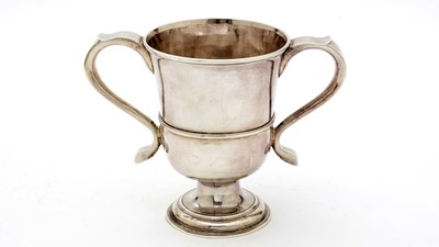 Lot 582 - A George III silver two-handled loving cup, by John Langlands I