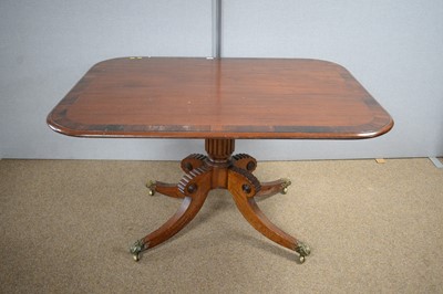Lot 42 - A Georgian tilt-action breakfast table.