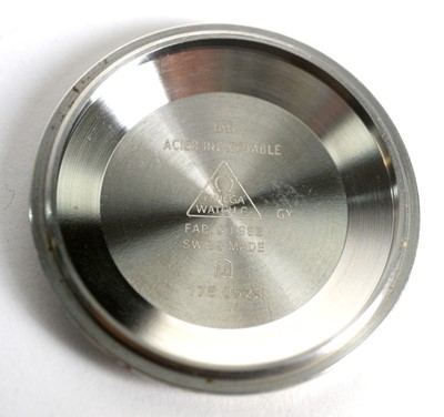 Lot 527 - Omega Seamaster Professional: a steel cased chronometer