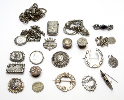 Lot 142 - A selection of silver and other brooches, and other items