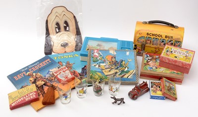 Lot 341 - A selection of Walt Disney collectables