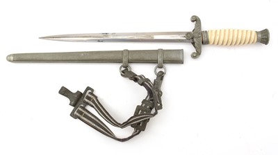 Lot 707 - A German Second World War Army Officer's dress dagger