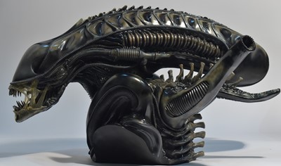 Lot 45 - Sideshow Collectibles: Aliens, Alien Warrior 1:1 Scale Bust