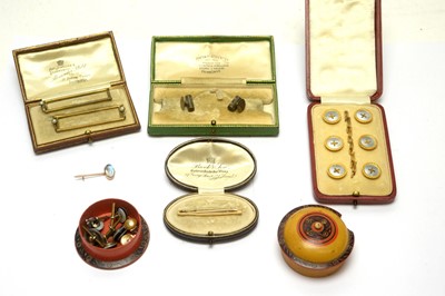 Lot 158 - A 9ct yellow gold tie pin, and various shirt studs