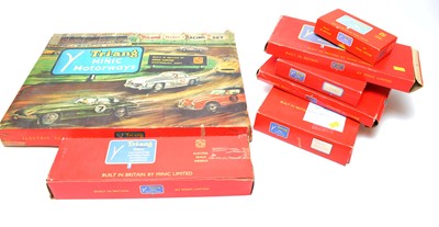Lot 34 - Tri-ang Minic Motorways 00/H0 gauge set