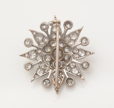 Lot 476 - Victorian diamond star brooch