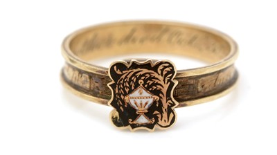 Lot 482 - A Georgian enamel mourning ring