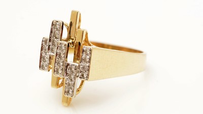 Lot 486 - A diamond dress ring, by Cardow