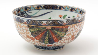 Lot 673 - Japanese Imari bowl