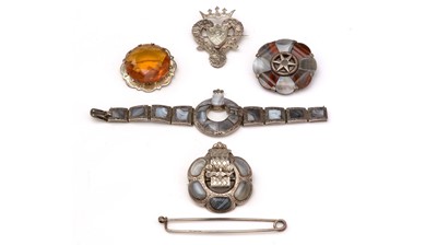 Lot 399 - A selection of Scottish silver jewellery