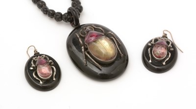 Lot 497 - A Victorian insect pattern pendant and earrings