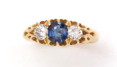 Lot 338 - A Victorian sapphire and diamond ring
