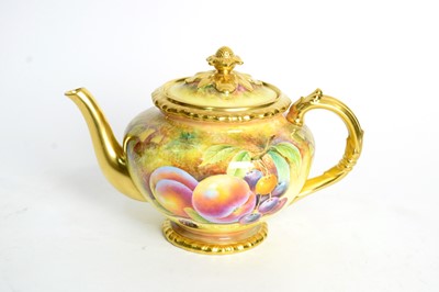 Lot 715 - Fruit painted Worcester Teapot