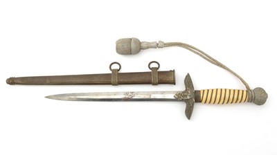 Lot 701 - A German Second World War Luftwaffe officer's dagger