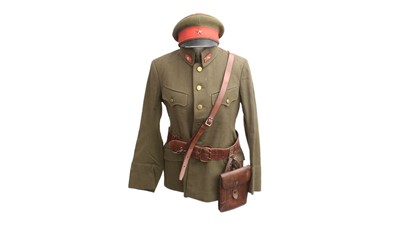 Lot 817 - Japanese officer's uniform