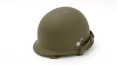 Lot 826 - A US M1 combat helmet