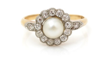 Lot 488 - A pearl and diamond cluster ring
