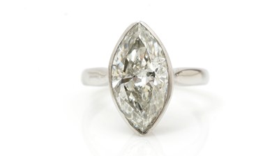Lot 490 - A solitaire diamond ring