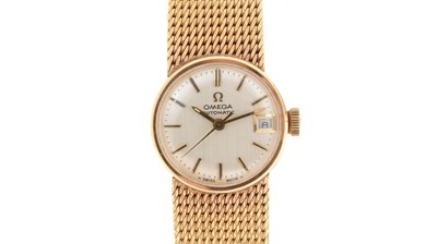Lot 425 - Omega: a 9ct yellow gold automatic wristwatch