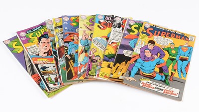 Lot 905 - DC Comics.