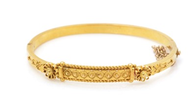 Lot 503 - A Victorian 15ct yellow gold bangle