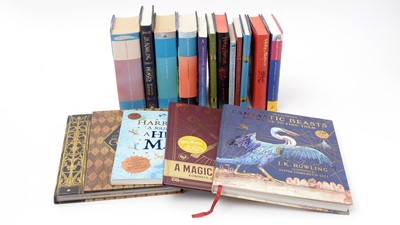 Lot 301 - Harry Potter collectable items