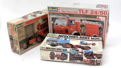Lot 71 - Three Revell model constructor kits