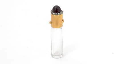 Lot 396 - A late Victorian/Edwardian small gold-mounted scent bottle.