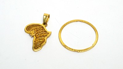 Lot 183 - A Ghanian Africa pattern pendant