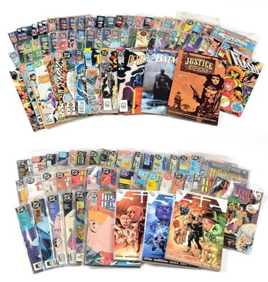 Lot 2 - DC Comics.