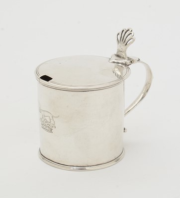 Lot 178 - A George III silver North Country provincial mustard pot.
