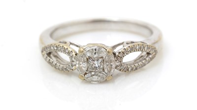Lot 505 - A diamond ring