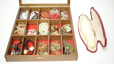 Lot 176 - Gold necklaces and costume jewellery.