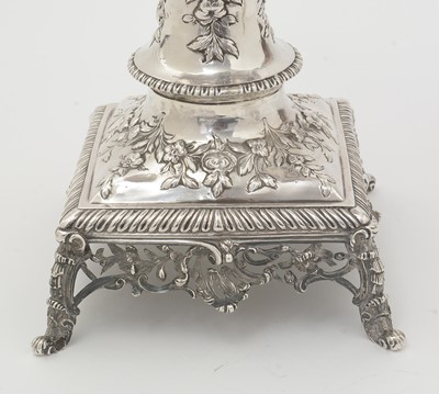 Lot 208 - A George III silver tea urn.