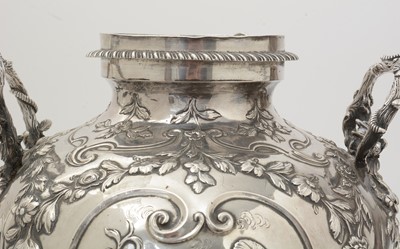 Lot 208 - A George III silver tea urn.