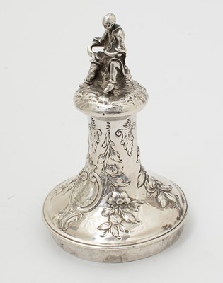Lot 208 - A George III silver tea urn.