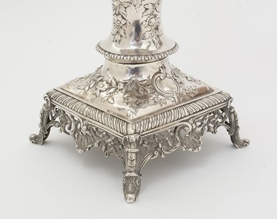 Lot 208 - A George III silver tea urn.