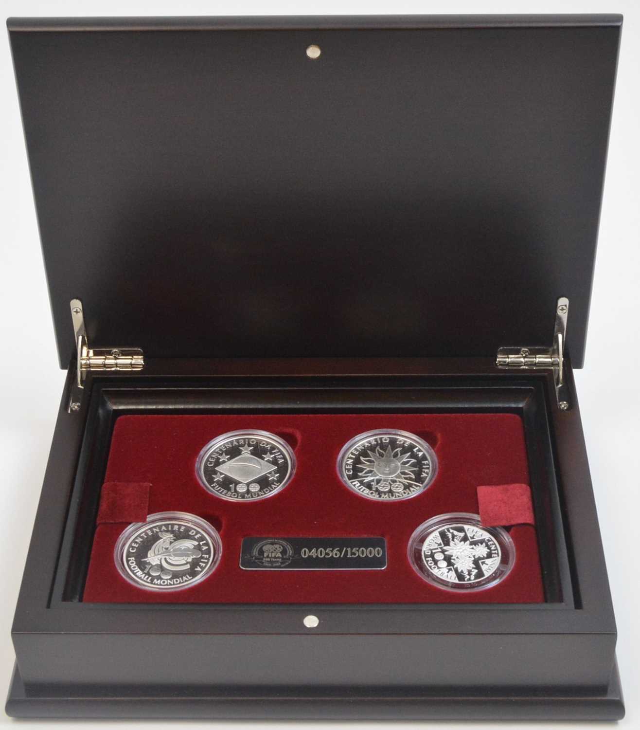 FIFA100周年記念銀貨 Lot 824 - FIFA 100 Years Anniversary silver 4-coin set.