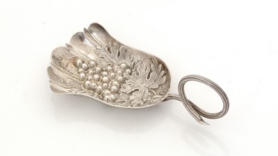 Lot 62 - A William IV silver caddy spoon.