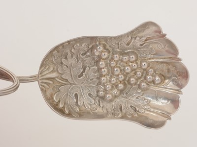 Lot 62 - A William IV silver caddy spoon.