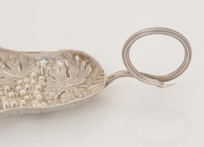 Lot 62 - A William IV silver caddy spoon.