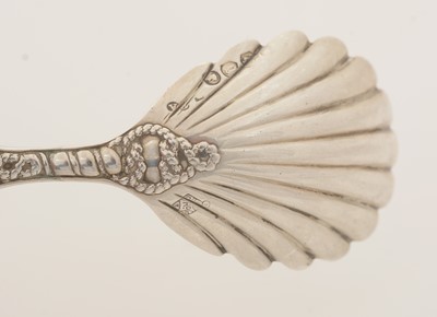 Lot 101 - A Victorian silver caddy spoon.
