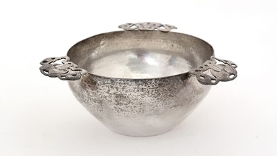 Lot 218 - An Edwardian Art Nouveau silver bowl.
