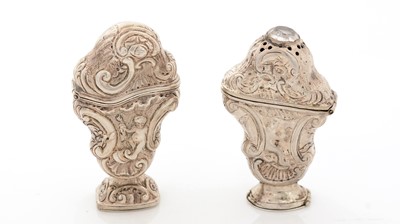 Lot 401 - A mid 18th Century Danish silver hovedvansaeg.
