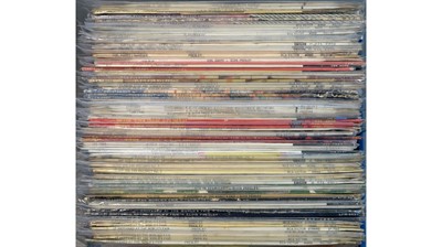 Lot 371 - A large collection of Elvis records spanning 1963-1965