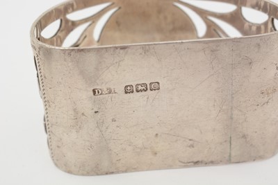 Lot 139 - A mixed lot of silver.