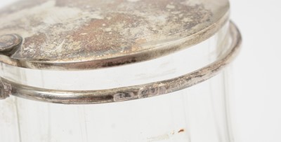 Lot 139 - A mixed lot of silver.
