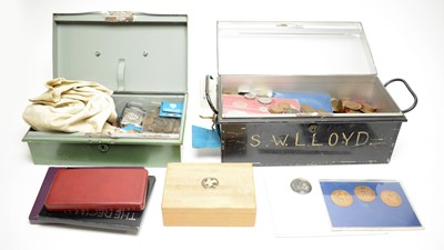 Lot 175 - A large quantity of mostly British copper coinage, and other coins.