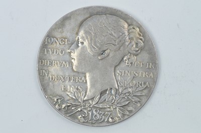 Lot 901 - Queen Victoria Diamond Jubilee silver commemorative medallion