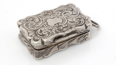 Lot 391 - A Victorian engraved silver vinaigrette.